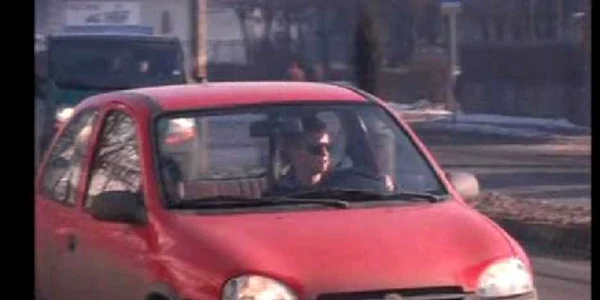 Fostul poliţist comunitar a fost filmat de detectivii particulari în timp ce vindea plante etnobotanice