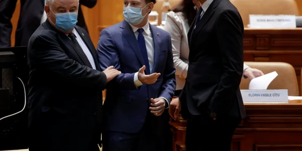 Parlamentul dezbate moţiunea de cenzură depusă de PSD împotriva Guvernului Cîţu. Foto  Inquam Photos / George Calin