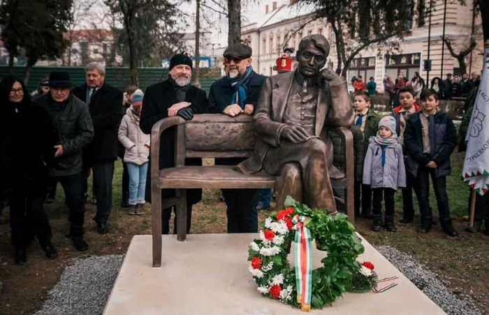 La dezvelirea monumentului a participat şi liderul UDMR, Kelemen Hunor FOTO Facebook.com/Kelemen Hunor