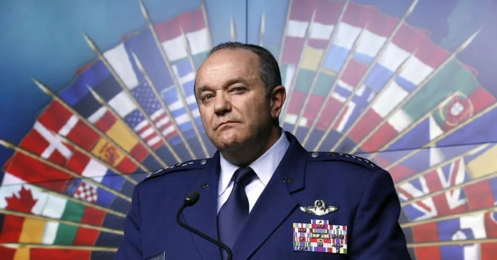 Fostul comandant suprem al Forțelor Aliate din Europa: După război, Ucraina va avea cea mai puternică armată europeană. NATO are nevoie de ea