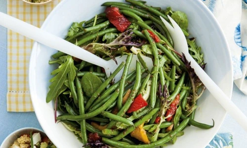 Salata de fasole verde cu ardei gras jpeg