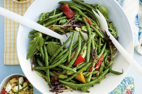 Salata de fasole verde cu ardei gras jpeg