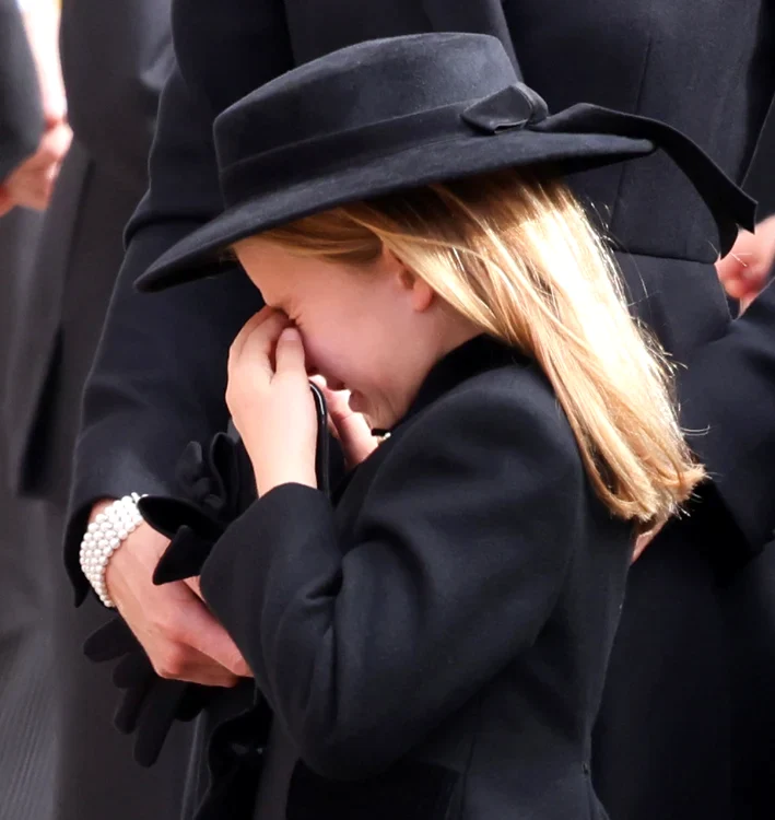 Charlotte în negru jpg