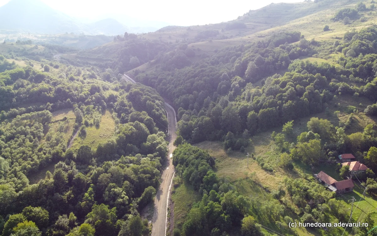 Transalpina este una dintre cele mai vizitate șosele montane din România Foto: Adevărul