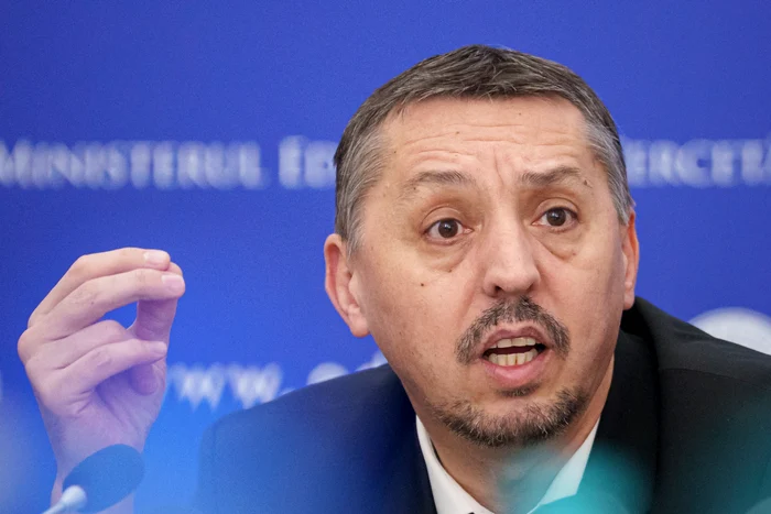 Daniel David avertizează că „începem să nu mai avem profesori” în școli. Ce soluții propune