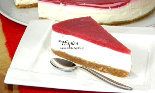cheesecake cu jeleu de capsuni poza 11 jpeg
