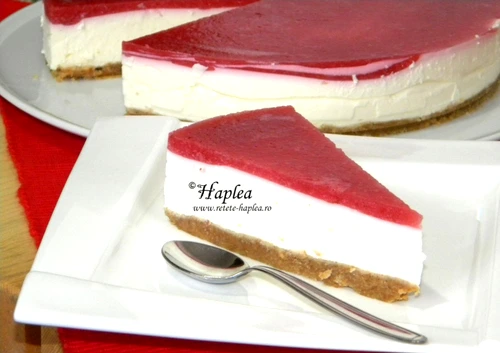 cheesecake cu jeleu de capsuni poza 11 jpeg