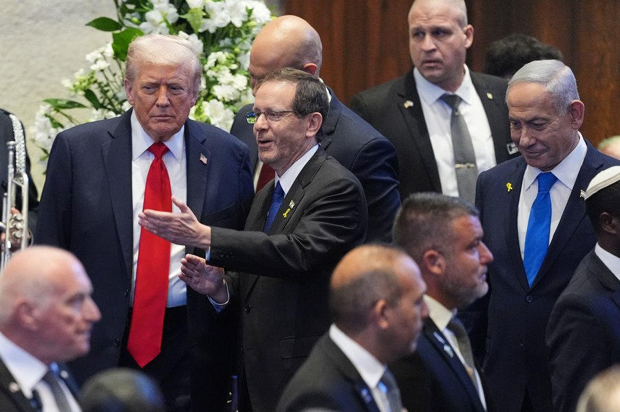 Trump îi cere președintelui israelian să-l grațieze pe Netanyahu, acuzat de corupție