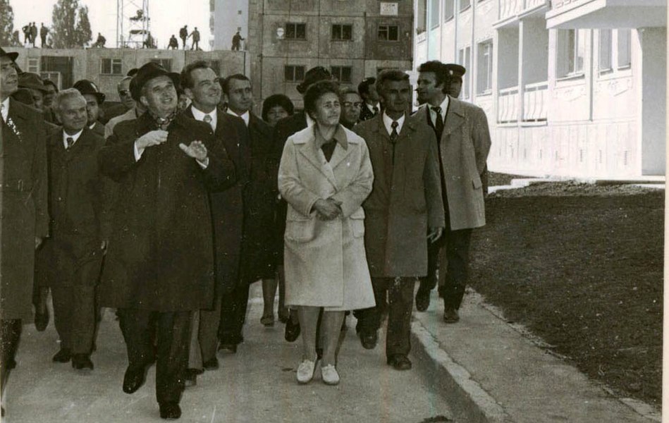 Culisele amorului dintre Elena și Nicolae Ceaușescu. Porecla dată de gura satului tinerei Lenuța a lui Briceag