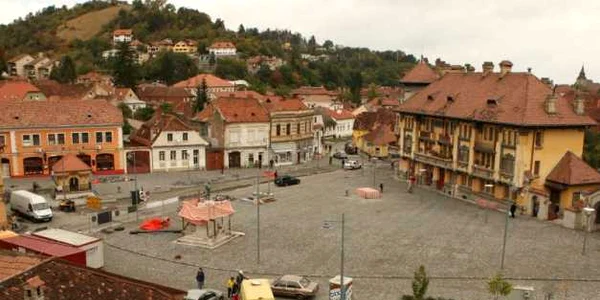 Lucrările vizează reabilitarea părţii carosabile. Foto: Stelian Grajdan
