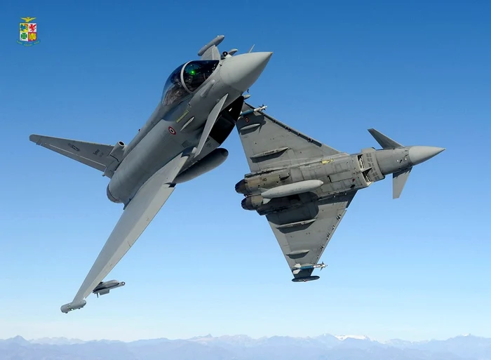Piloţii militari italieni au în dotare şi FOTO Facebook Aeronautica Militare