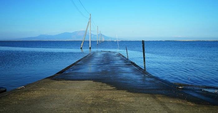 Drumul unic în lume pe care oceanul îl acoperă de două ori pe zi / Foto: Shutterstock