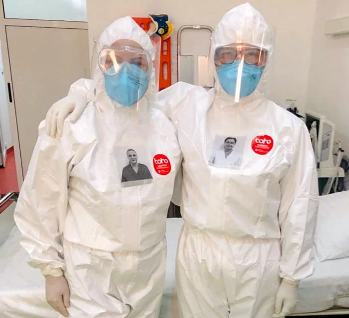 Medicii timișoreni Mircea Popa Iulia și Violeta Gașpar și-au lipit fotografiile în pieptfoto: Direcția Medicală a Ministerului Apărării Naționale