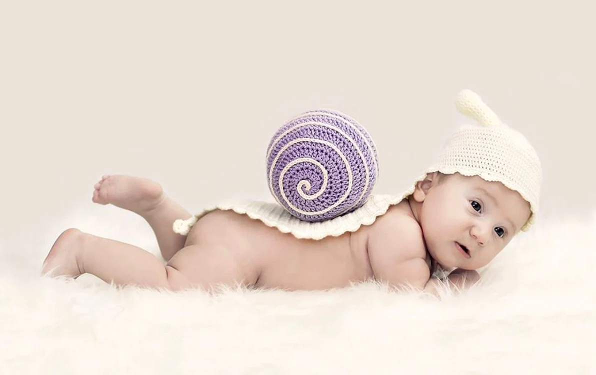 Costume croşetate, speciale pentru şedinţe foto se pot comanda la Făcute cu drag