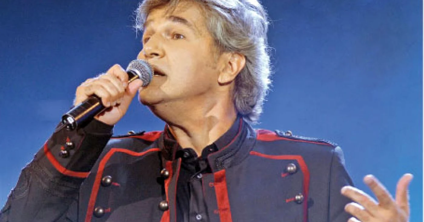 Dan Bitman este solist al trupei de 25 de ani  