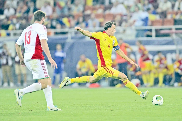 
    Chiricheş ar putea fi soluţia de avarie pentru Piţurcă pentru acoperirea postului de fundaş dreaptaFoto: Mediafax  