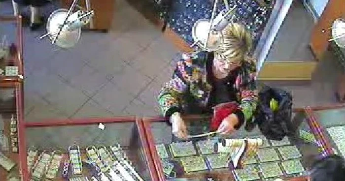 Bijuteriile au fost restituite păgubitului. Foto arhivă