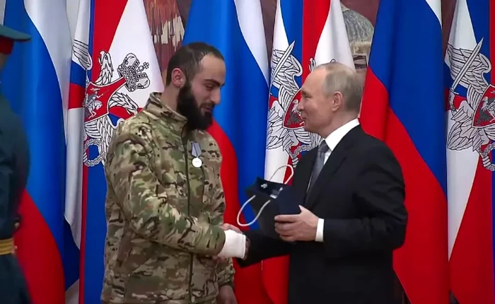 Aik Gasparian, decorat de Vladimir Putin FOTO X /  Milan Mića Jovanović @MilanMJovanovic