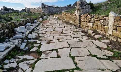 O stradă din orașul antic Side