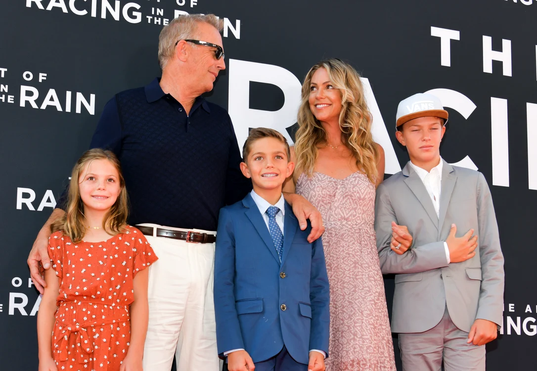 Kevin Costner și Christine Baumgartner, Getty (3) jpg