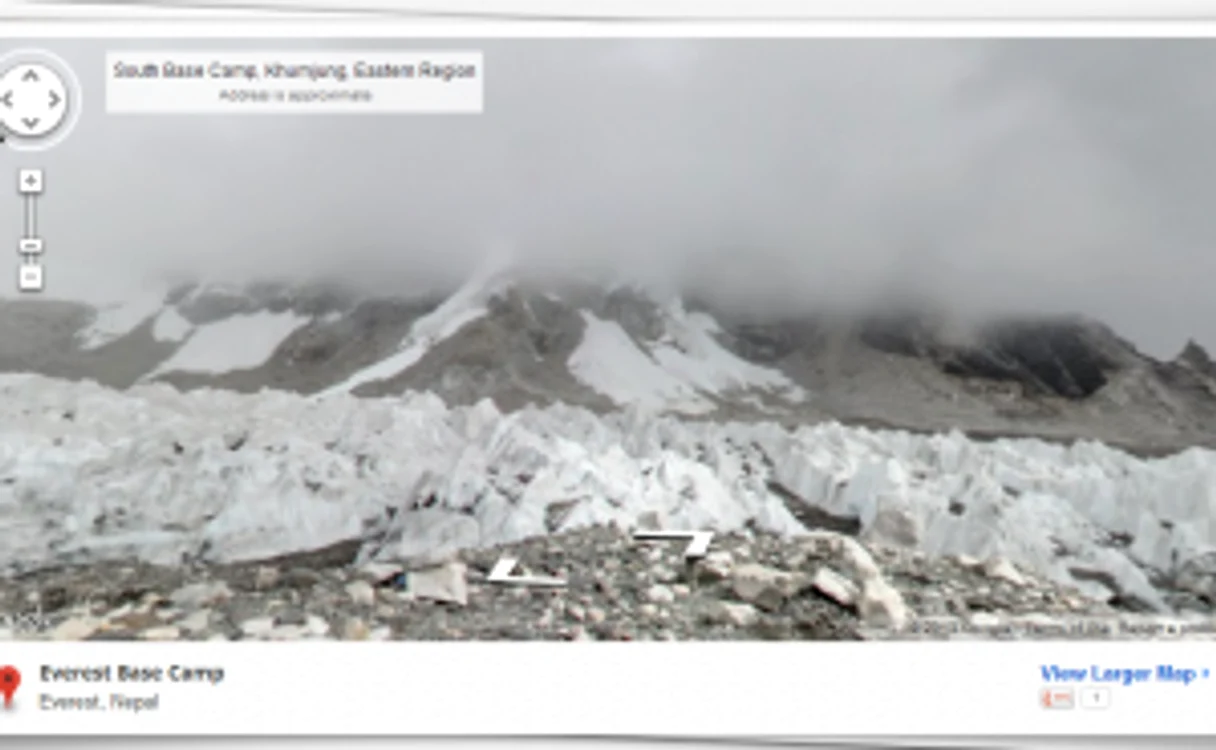 Maginea cu tabăra de bază de la Everest