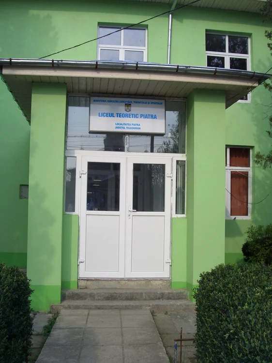 Constantin Filip a fost numit directorul Liceului Piatra