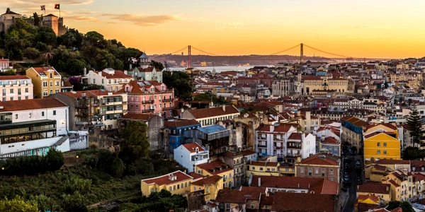Lisabona apus vedere panoramica portugalia shutterstock 255728725 jpg