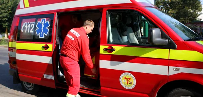Bărbatul a ajuns la spital.
