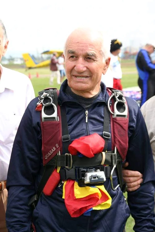 Gheorghe Iancu Colecție Istoria parașutismului românesc