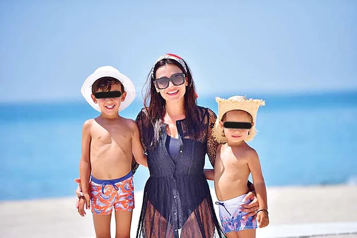 Claudia e nedespărţită  de Gabriel şi de Nicolas 