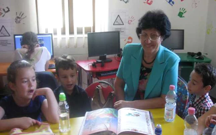 Copiii au recitat din lirica Luceafărului poeziei româneşti