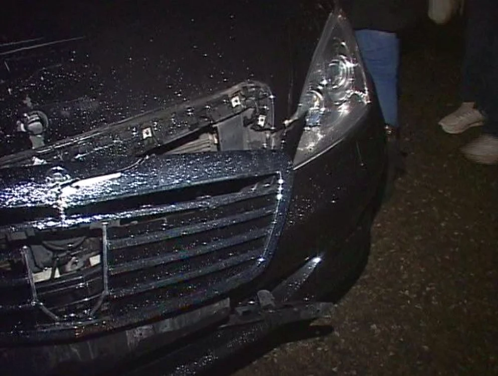 
    Aşa arată maşina care a fost implicată în accident. (sursa Realitatea.net)  