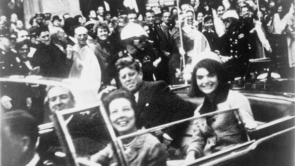 Câștigă cu Historia și Editura Litera o carte deosebită: «Viața mea cu John F Kennedy» png