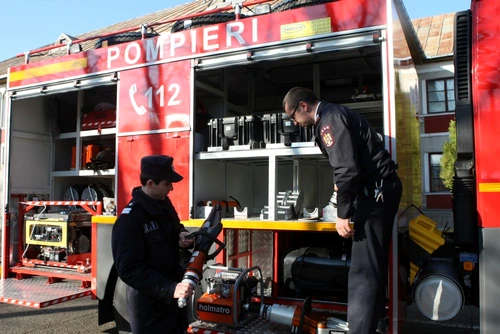 Cea mai modernă autoutilitară a pompierilor ieşeni