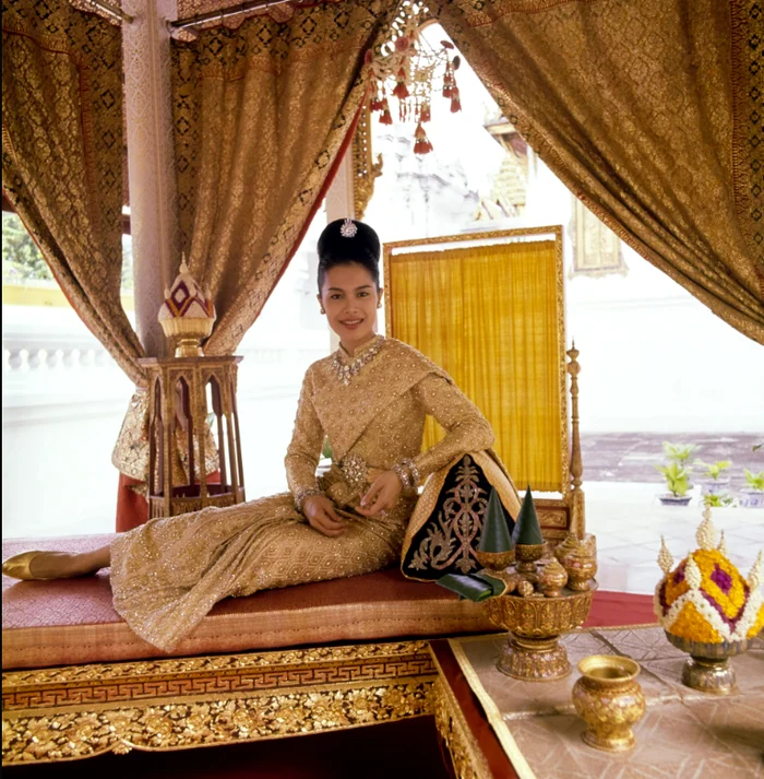 Regina consoartă Sirikit a Thailandei foto VOGUE