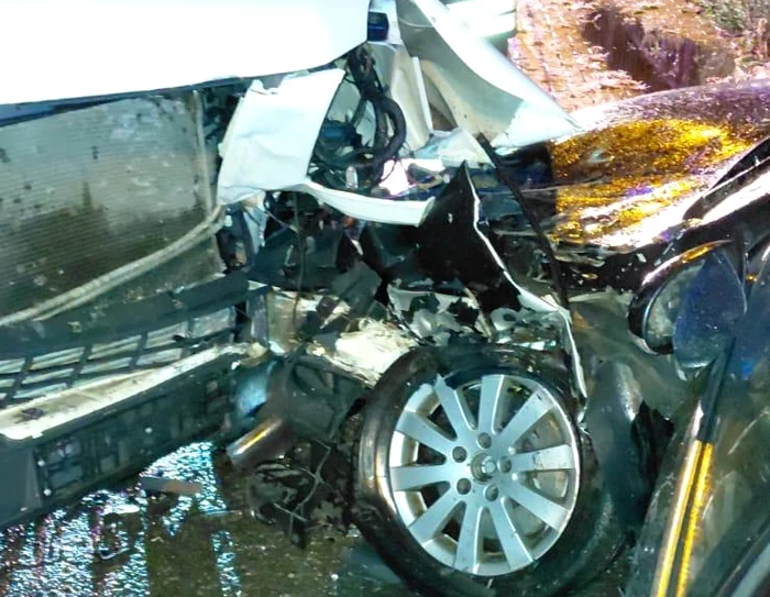 În accident au fost implicate două mașini. FOTO Știri de Cluj