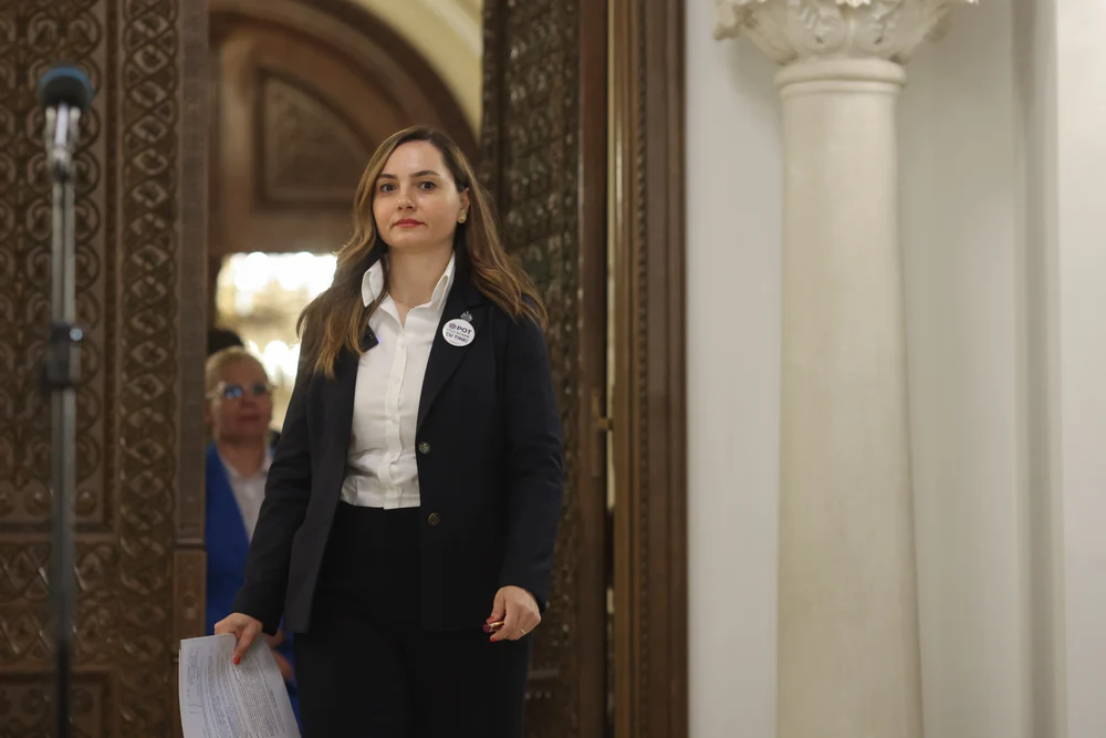 Ana Maria Gavrilă, lidera POT, critică absența lui Călin Georgescu de la sfințirea Catedralei Naționale