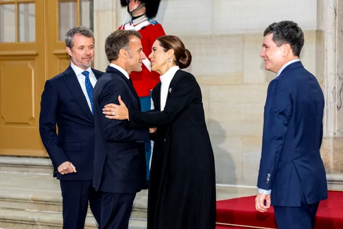 Nicușor Dan, poză cu regele și regina Danemarcei, alături de Emmanuel Macron FOTO AFP