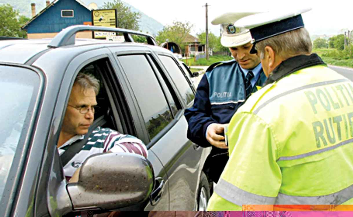 Poliţiştii de la circulaţie întâlnesc tot mai multe cazuri de şoferi-teribilişti fără permis  de conducere