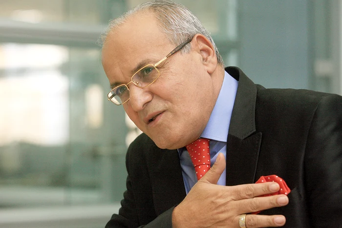 
    Mihaiță a fost imobilizat la pat încă din copilărieFoto: Arhivă Click   