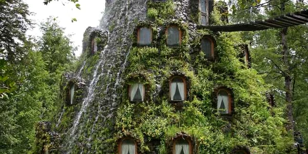 hotelul muntele magic chile foto caters news agency/dailymail.co.uk