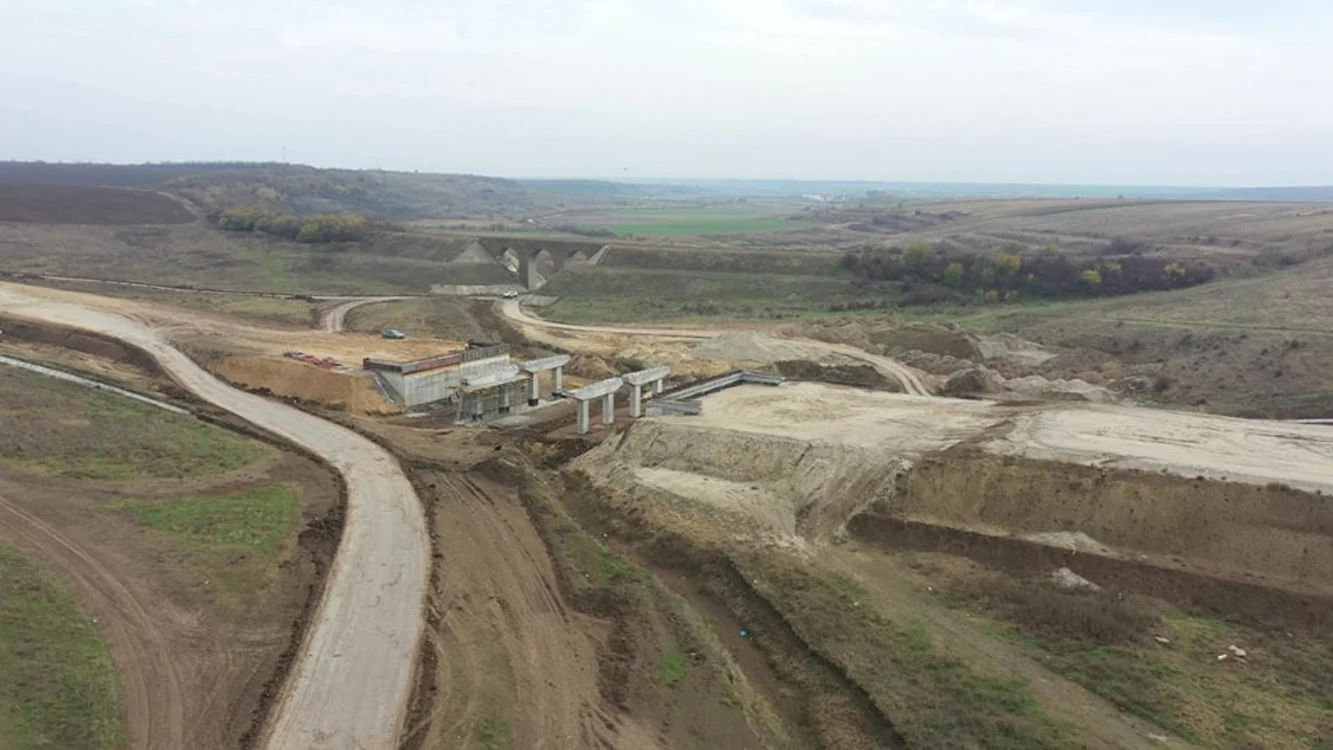 Lucrări la primul transon al drumului expres Craiova-Pitești, Foto: Facebook Sorin Grindeanu