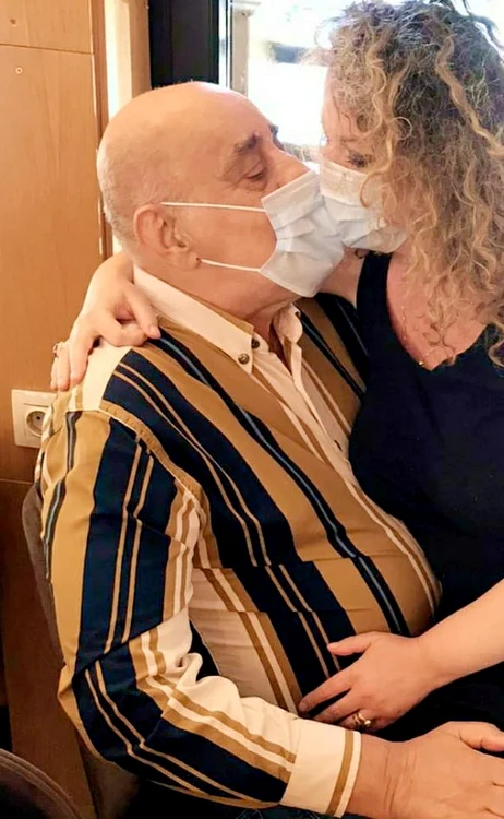 
    Soţii Lis au probleme cu banii, mai ales că Viorel are nevoie de foarte multe medicamente  