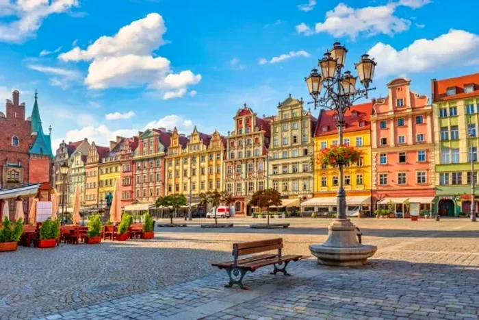 Piața orașului datează din secolul XIII