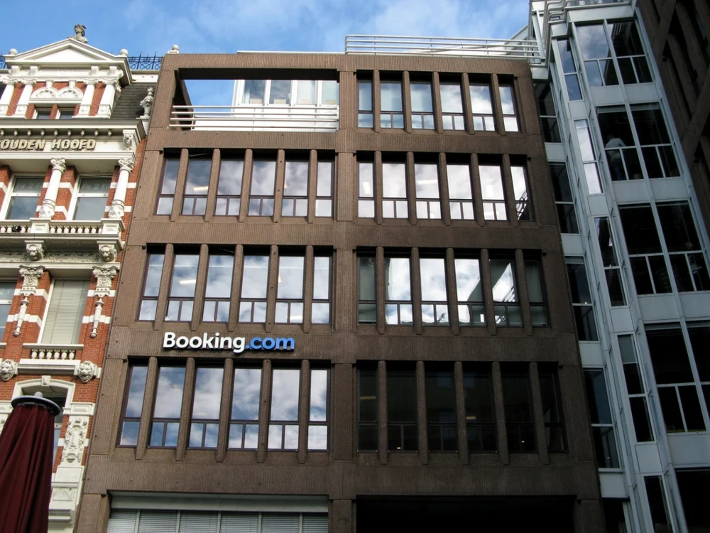 Booking.com are sediul central în Amsterdam FOTO: Wikipedia