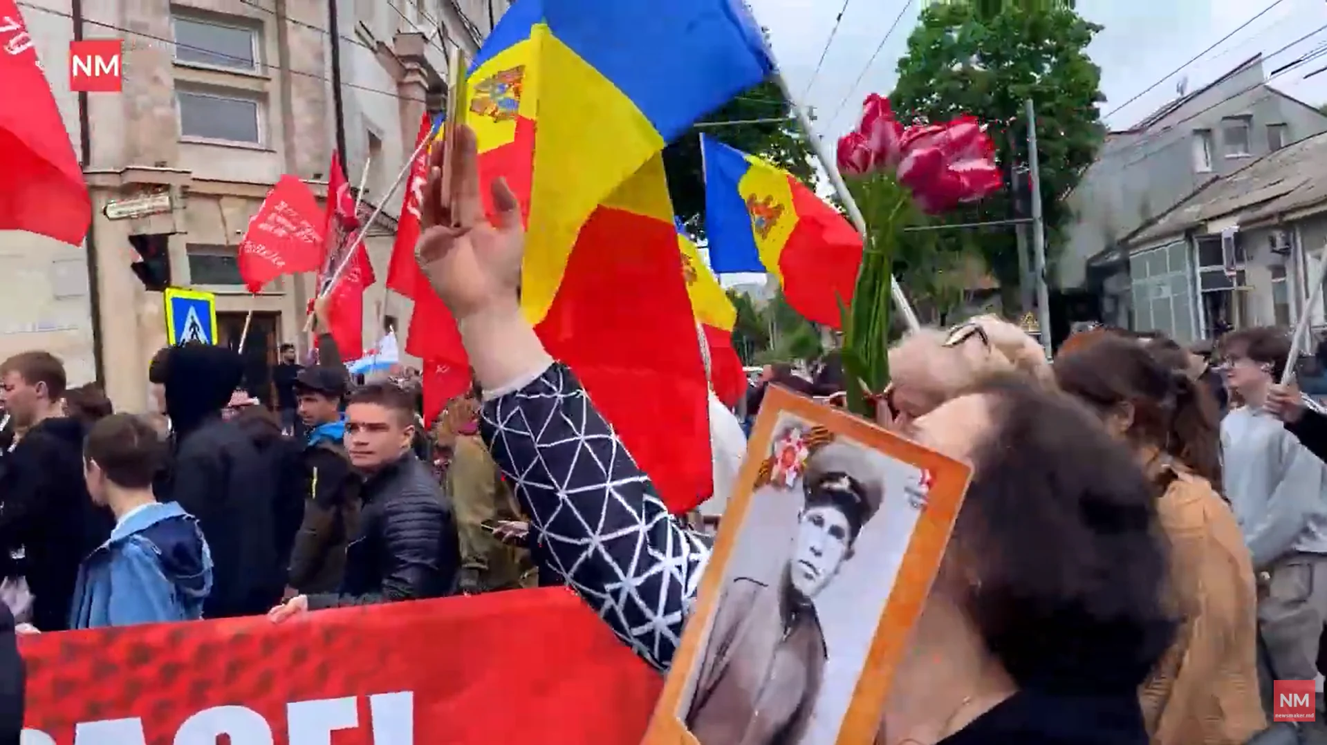 Mii de persoane au participat la Marșul Victoriei din Chișinău. Pro-rușii au purtat simboluri interzise prin lege: „Ne mândrim!”
