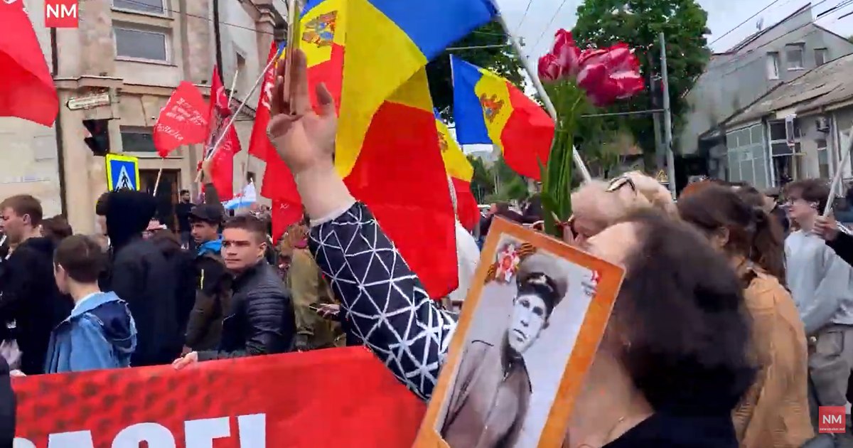 Mii de persoane au participat la Marșul Victoriei din Chișinău. Pro-rușii au purtat simboluri interzise prin lege: „Ne mândrim!”