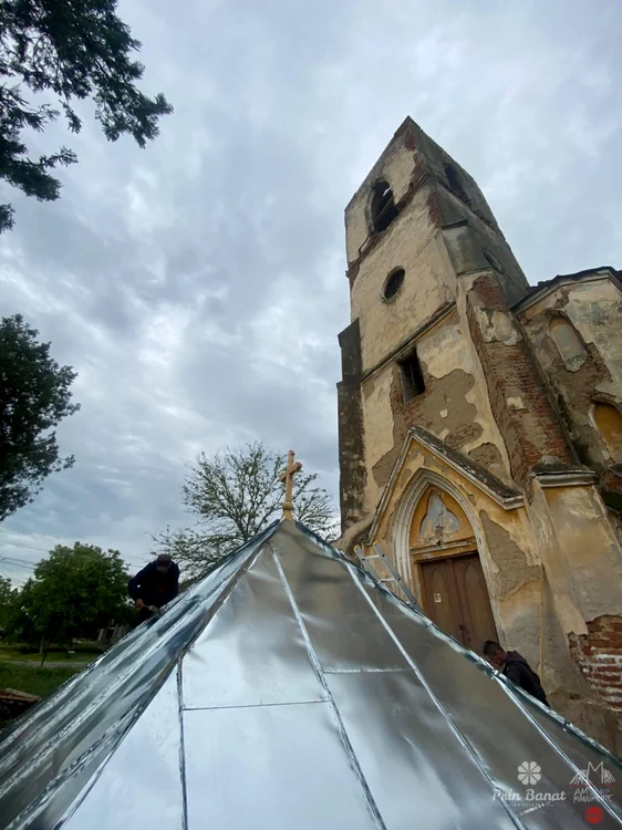 Biserica de la Ofseniţa FOTO Ambulanţa pentru Monumente