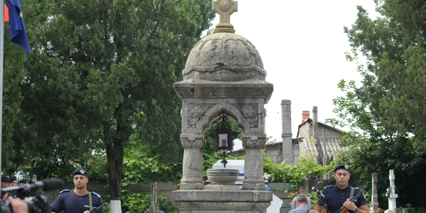 calarasi jandarmii asigura ordinea publica de ziua eroilor foto jandarmeria calarasi