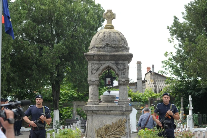 Ziua Eroilor, marcată în judeţul Călăraşi FOTO Jandarmeria Călăraşi